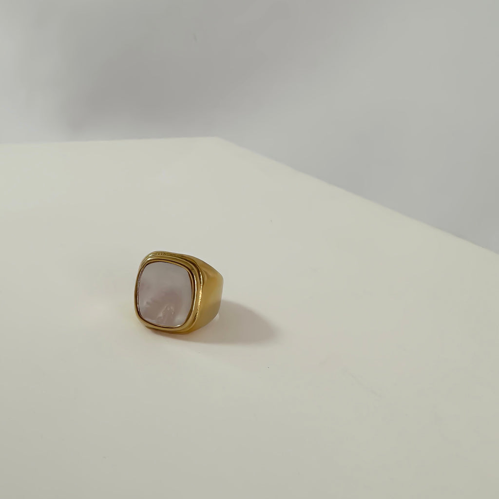 Jourdain shell Ring